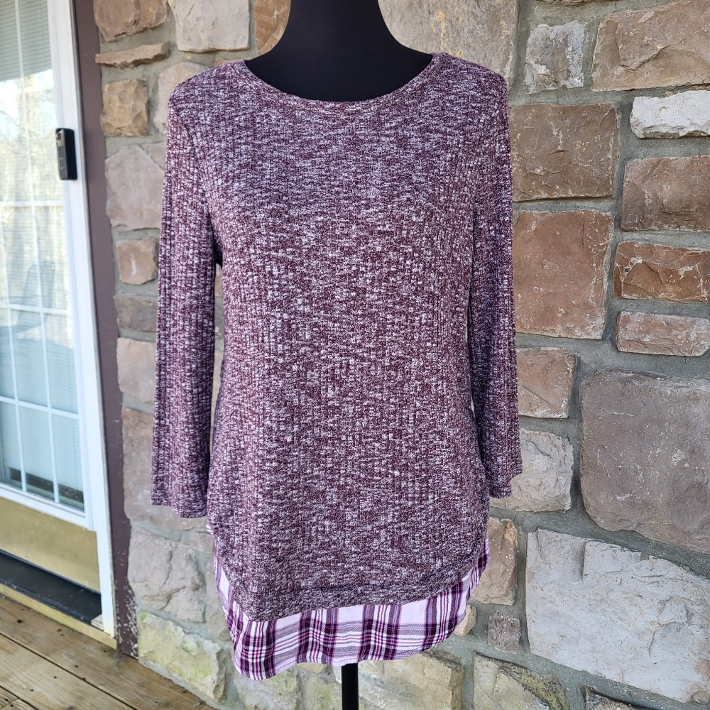 Como Vintage, 80's retro style Women's size M. Pink & Purple, light sweater,